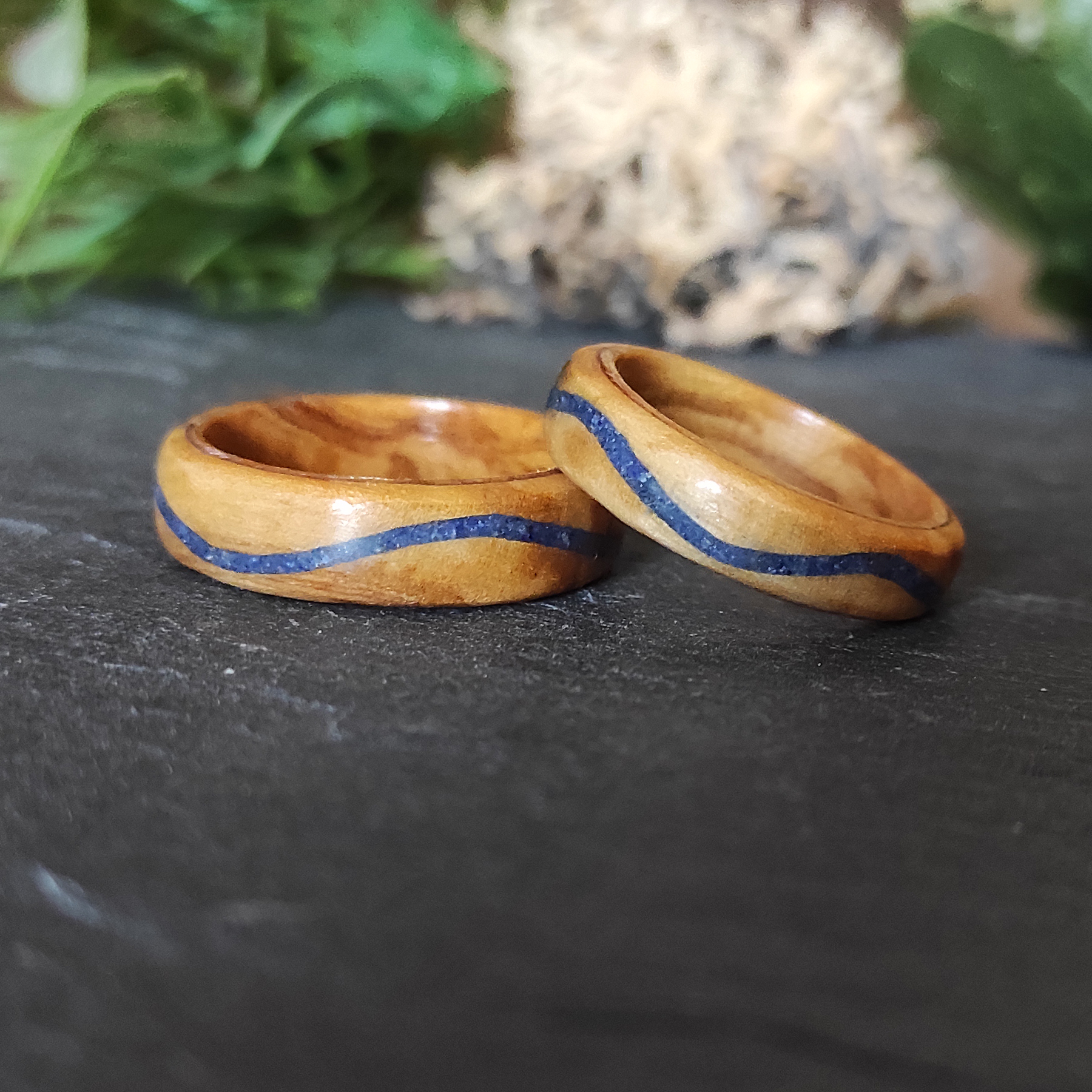 Olivové prsteny s lapis lazuli