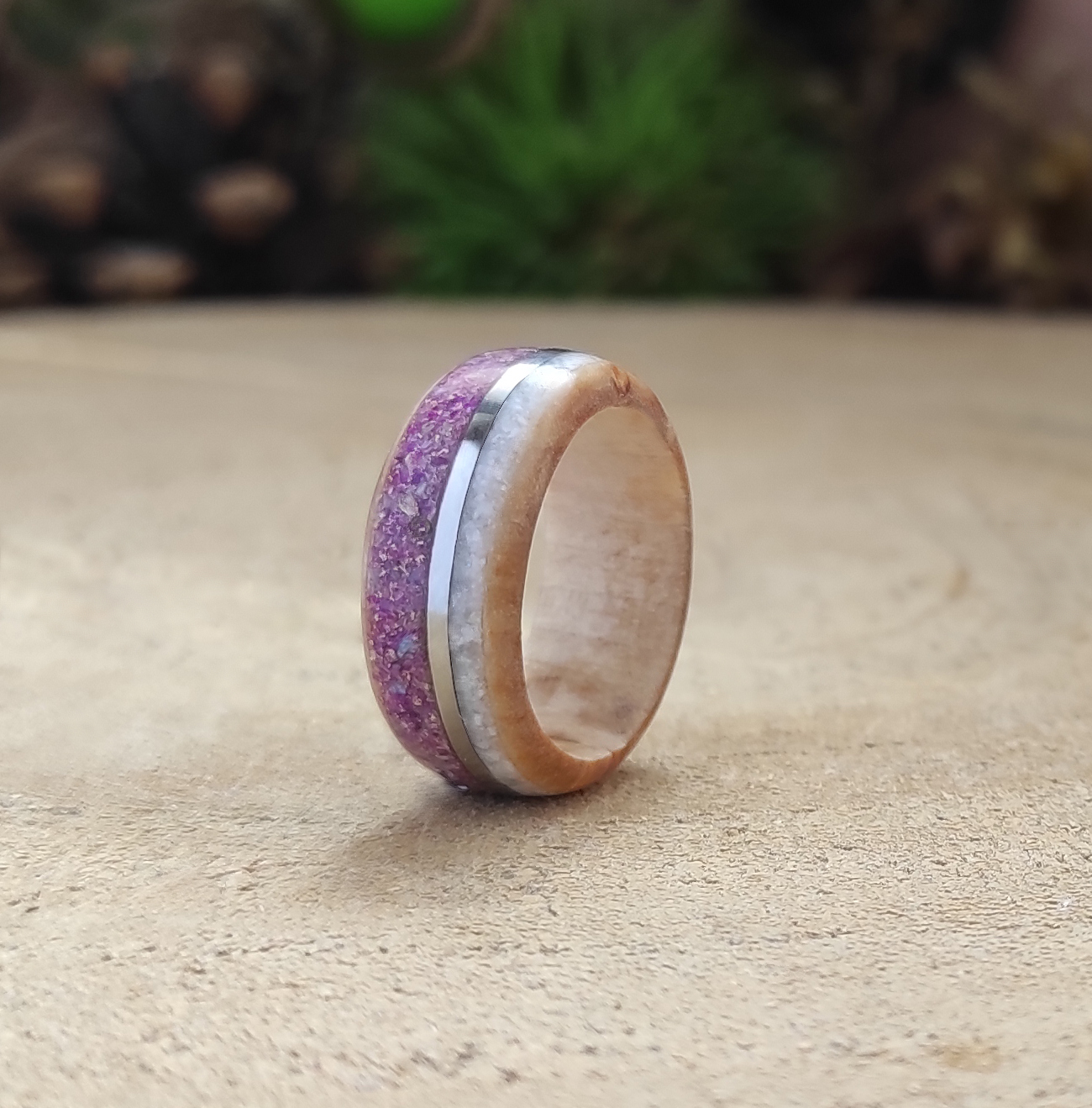 Březový prsten s jaspisem, magnezitem a ocelí