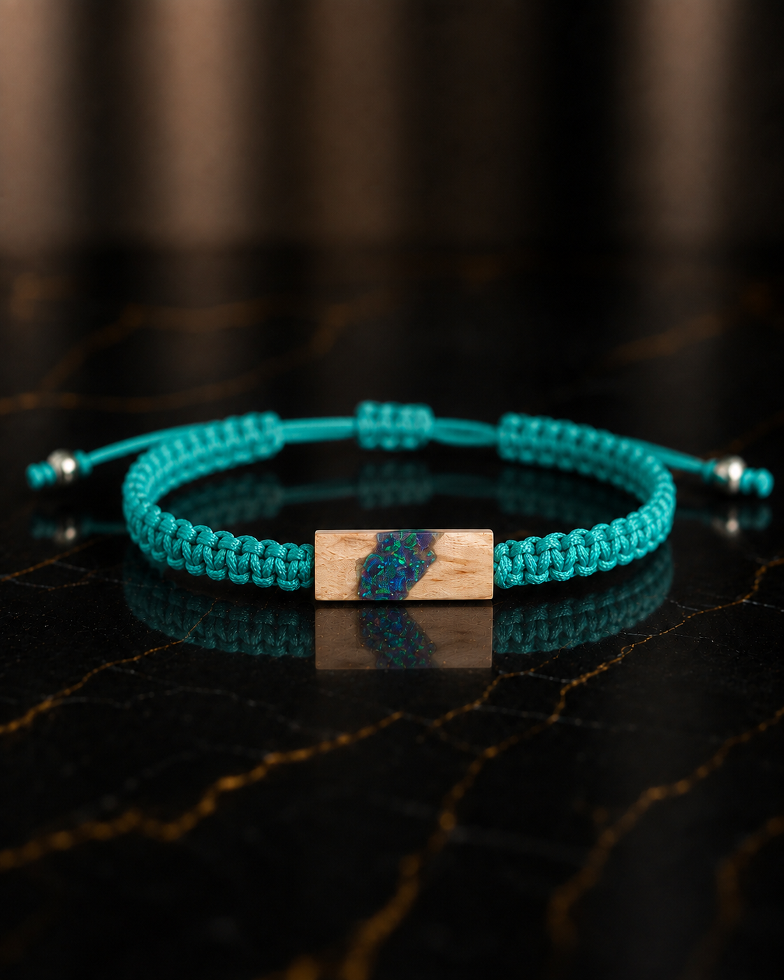 Aqua Opal Wood – unisex macramé náramek s modrozeleným opálem a březovým dřevem