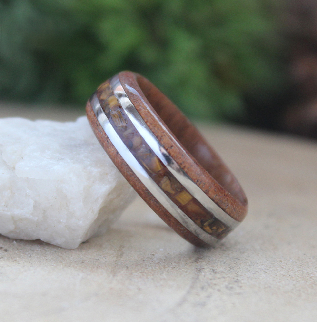 Prsten z jatoby a tygřího oka