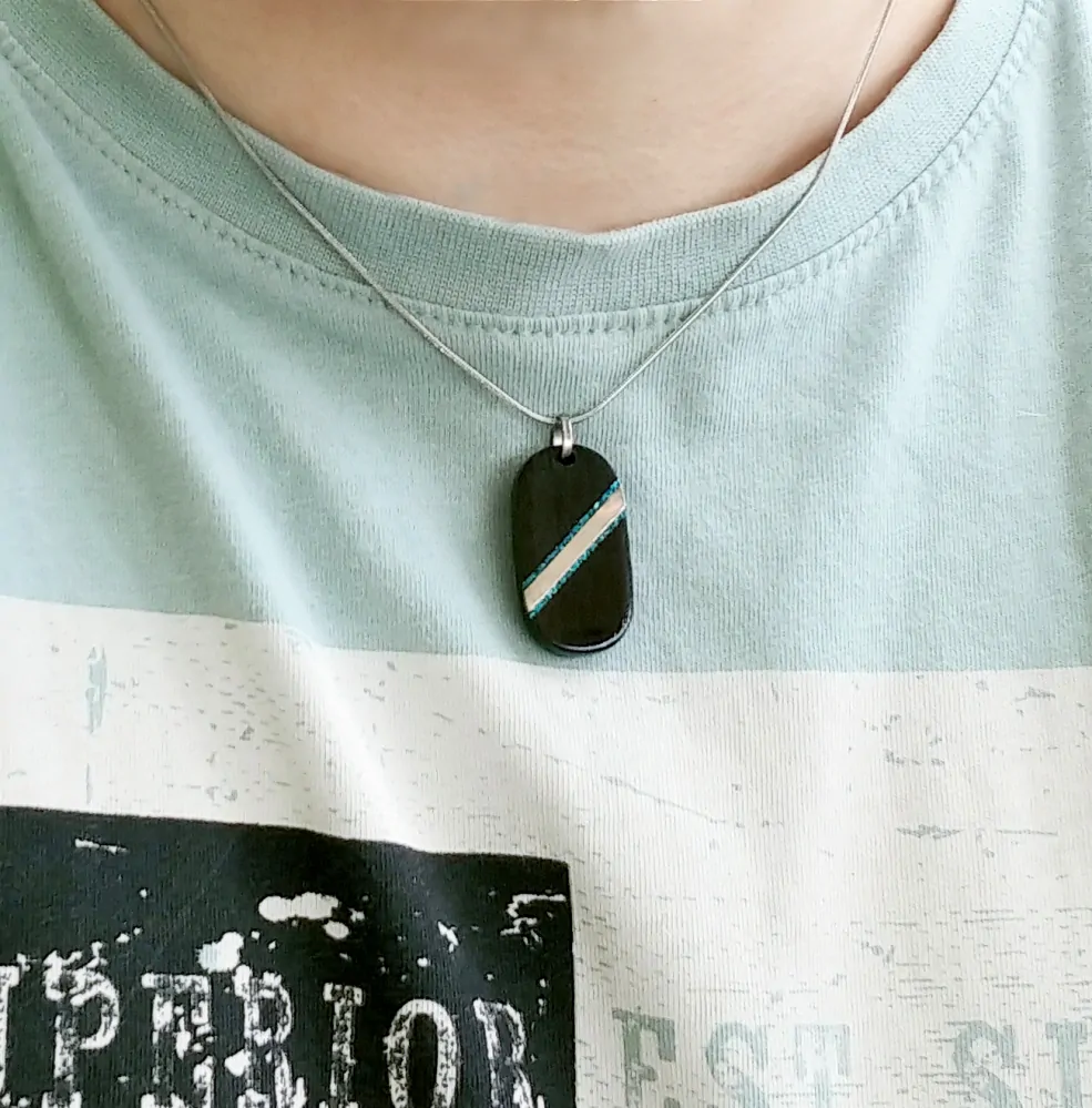 Ebenový náhrdelník s ocelí a chryzokolem