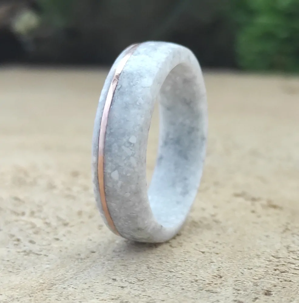 Snubní prsteny s magnezitem a mědí