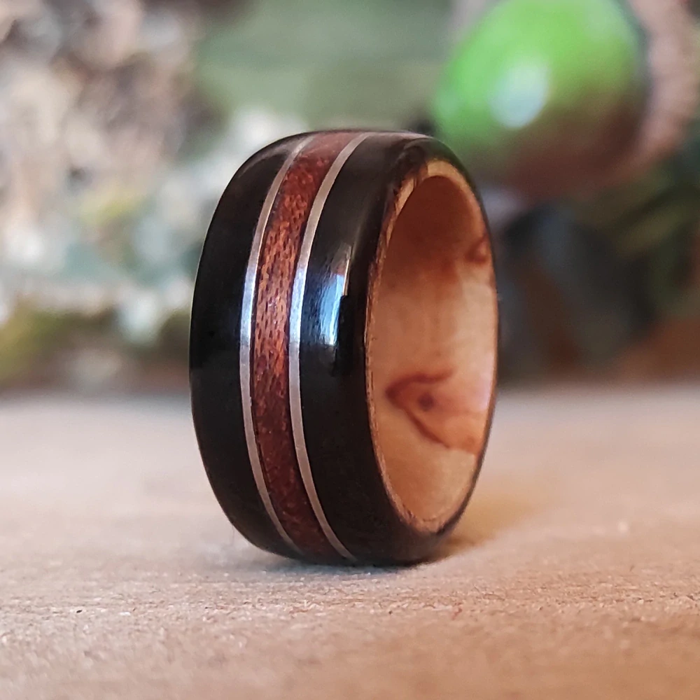 Dřevěný prsten z ebenu, břízy a jatoby