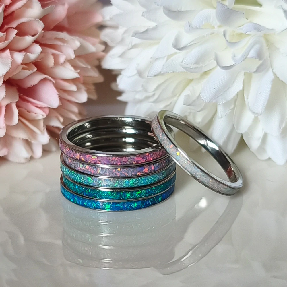 Ocelový prsten s opálem