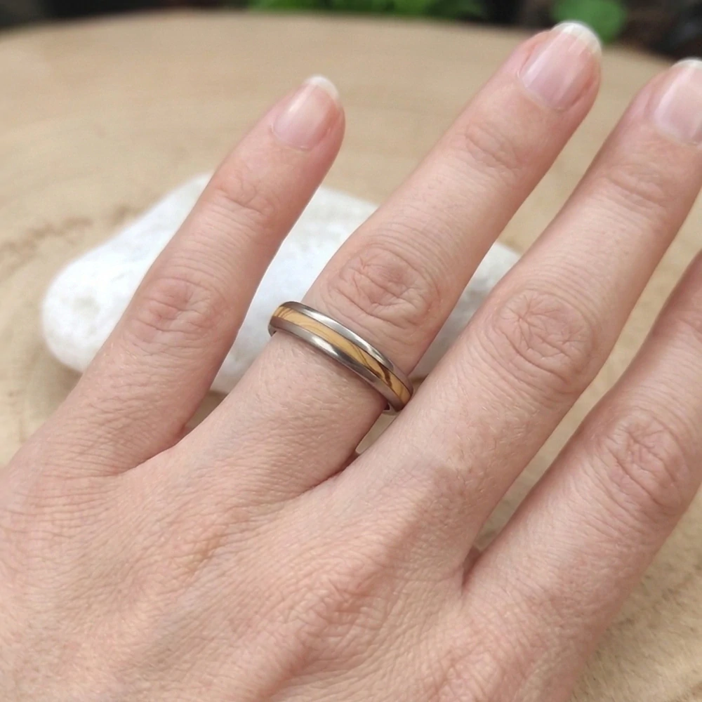 Snubní titanové prsteny s olivou