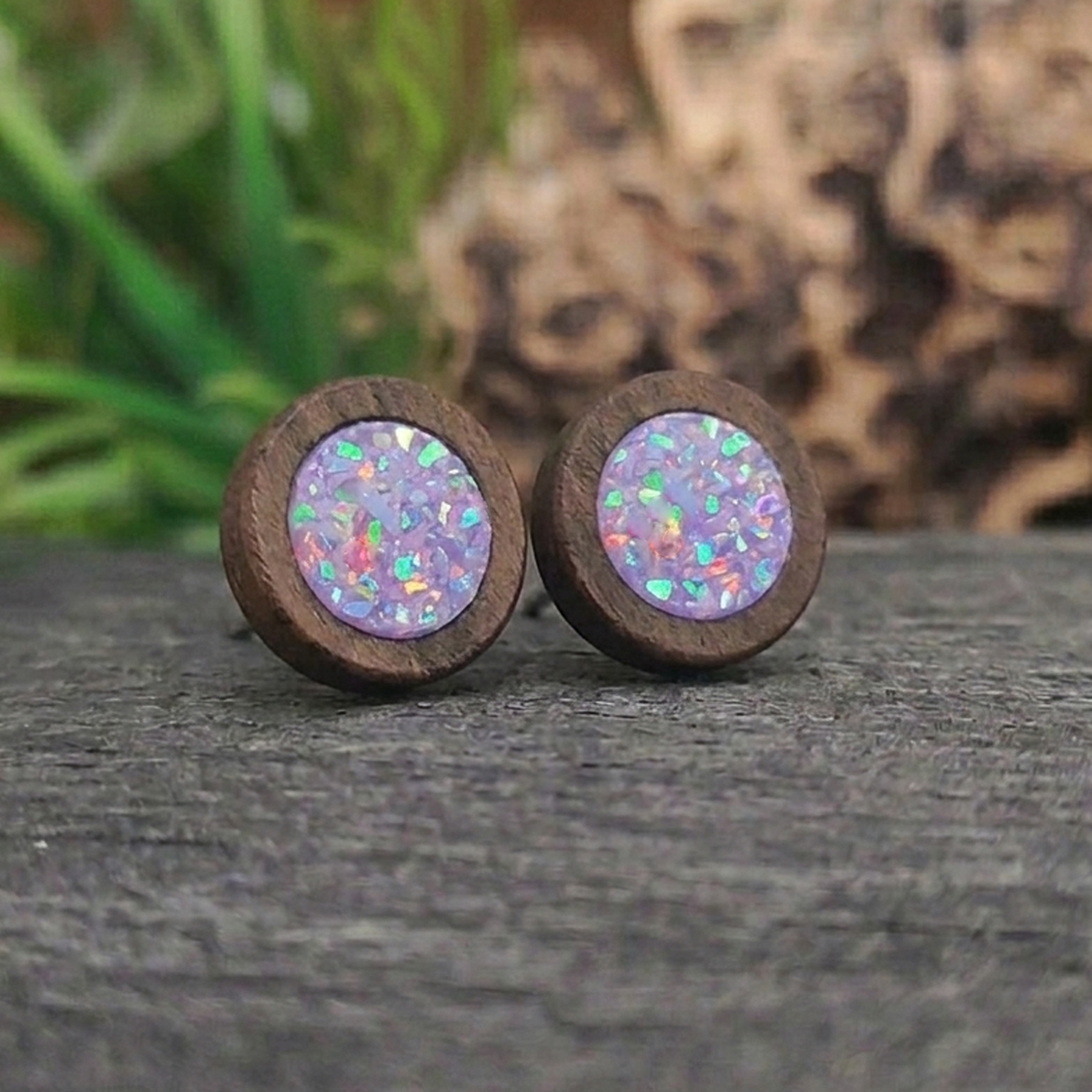 Dámské náušnice z ořechu a bílého opálu 