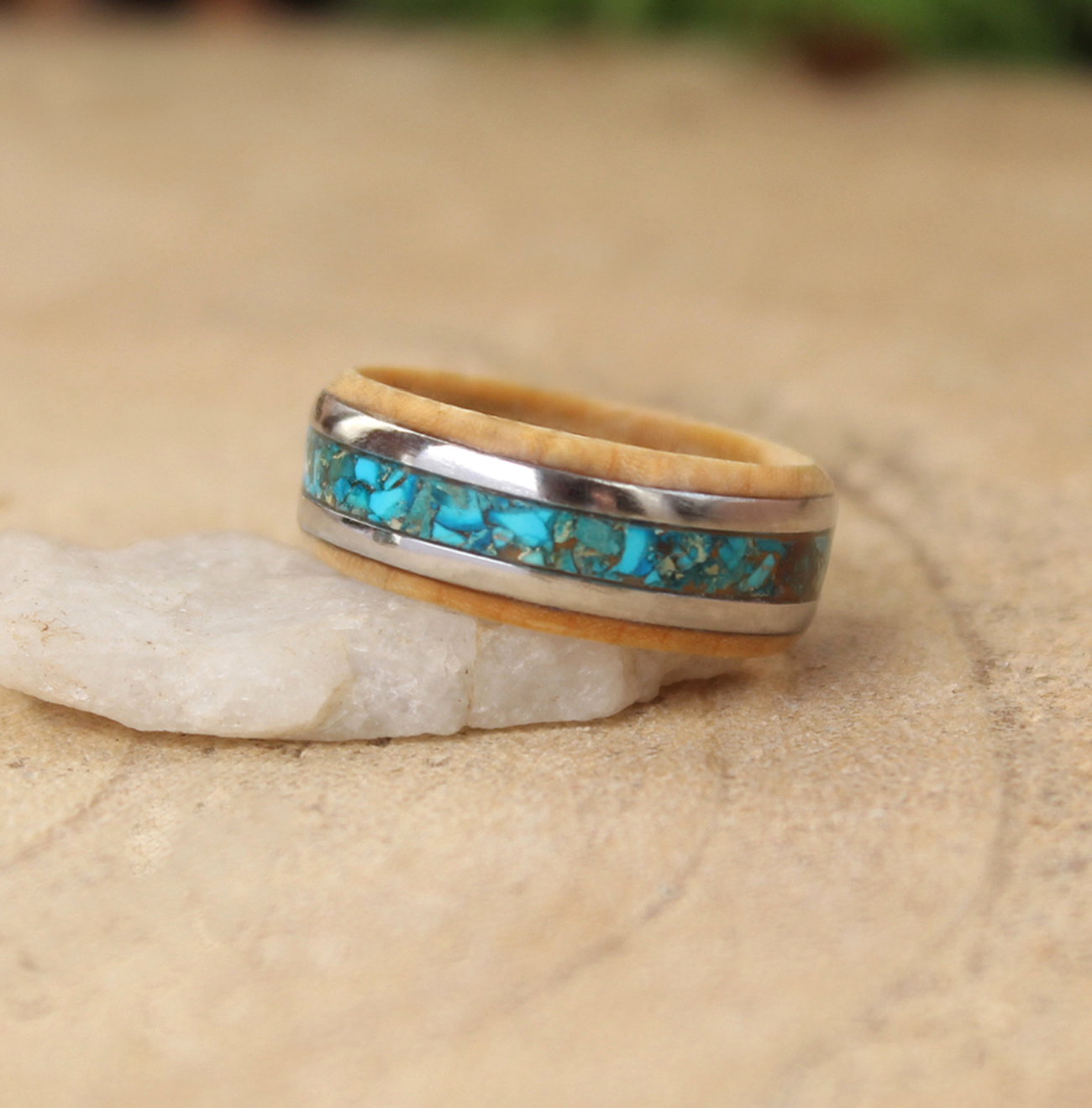 Prsten s břízy, chir. ocele a jaspisu 