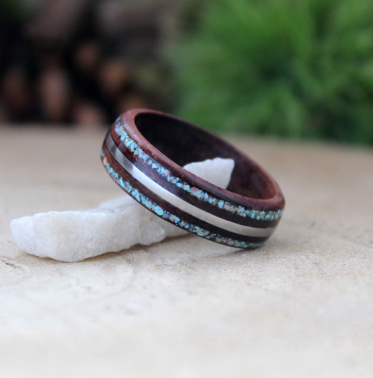 Prsten s opálem, tyrkysem a chirurgickou ocelí 