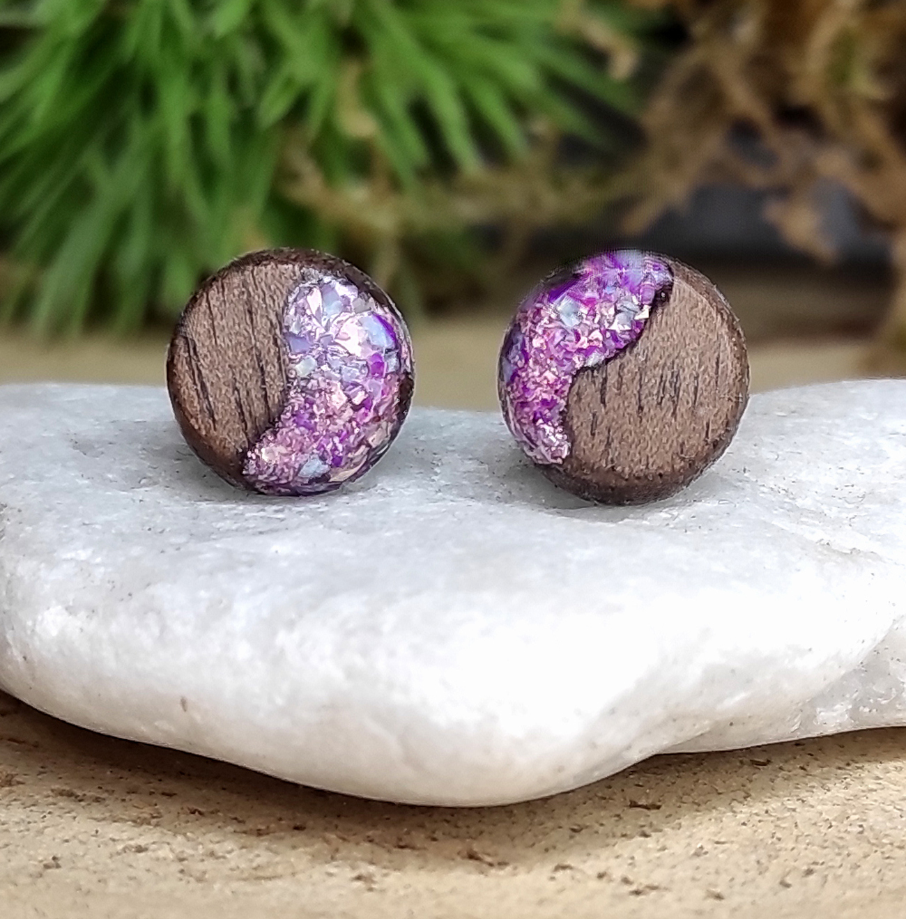 Náušnice z ořechu a regalitu 12 mm
