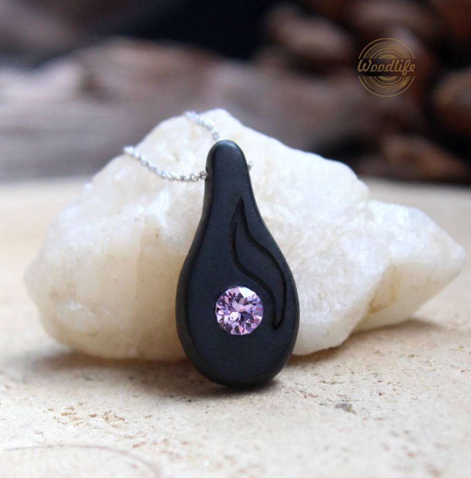 Náhrdelník z Ebenu a kamenem swarovski 925/1000