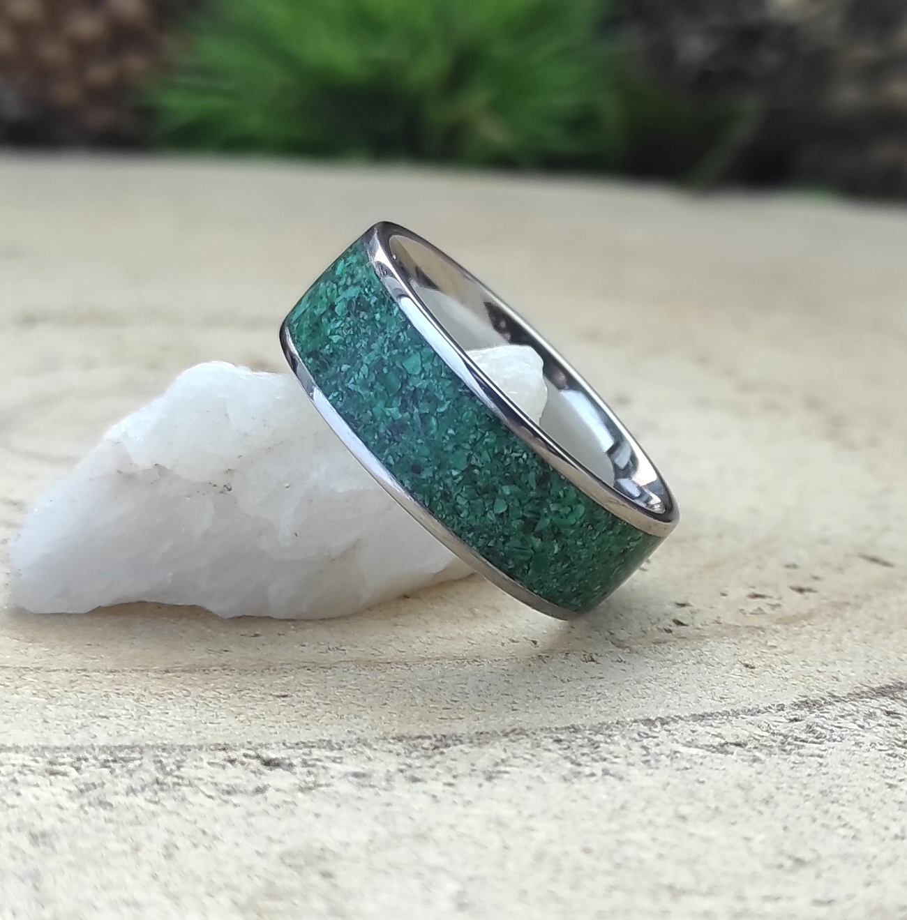 Snubní ocelové prsteny s malachitem