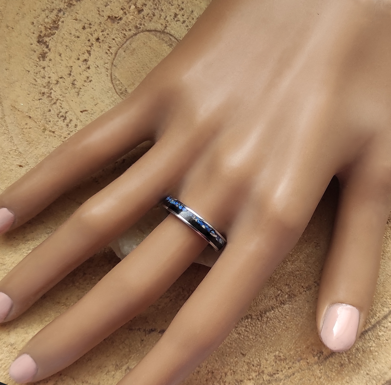 Ocelový prsten s ebenem a jaspisem 