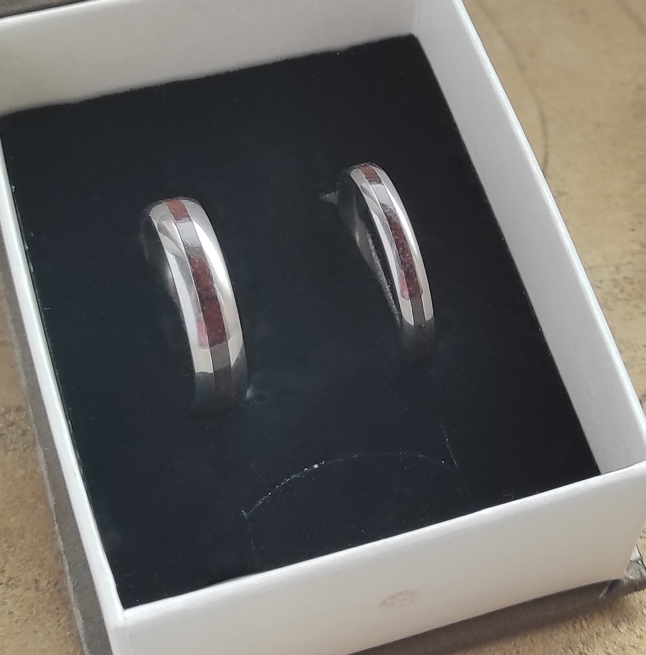 Snubní titanové prsteny s bubingou