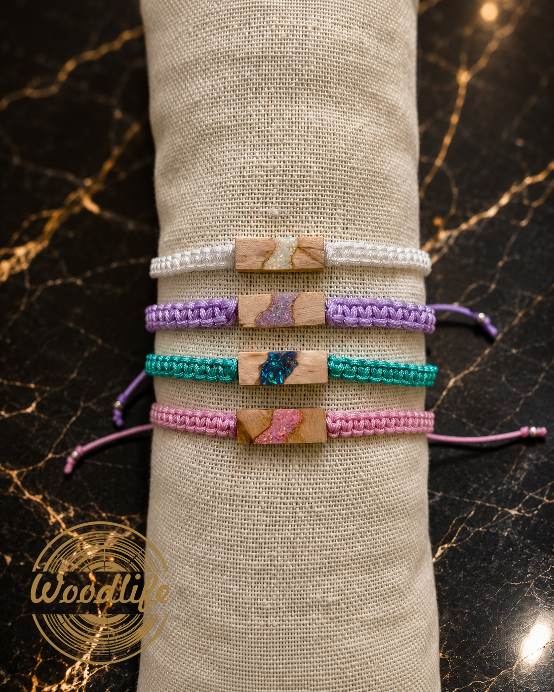 Aqua Opal Wood – unisex macramé náramek s modrozeleným opálem a březovým dřevem