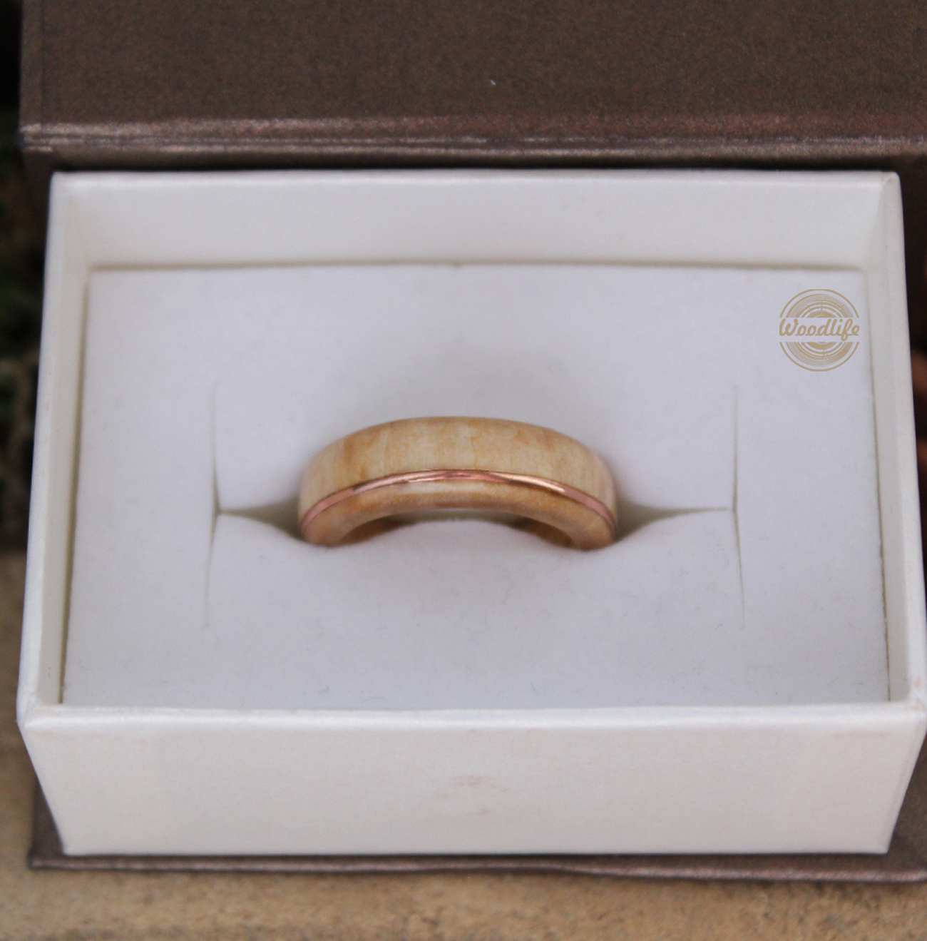 Březový prsten s proužkem měďi 