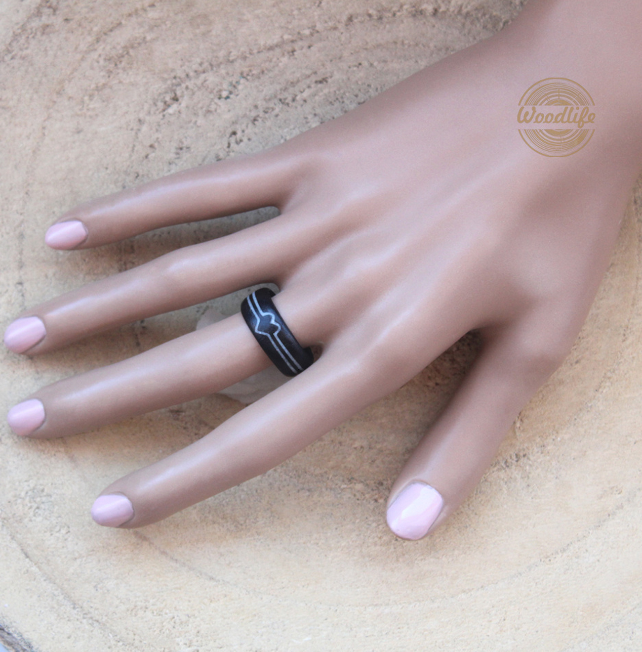 Ebenový prsten s magnezitem