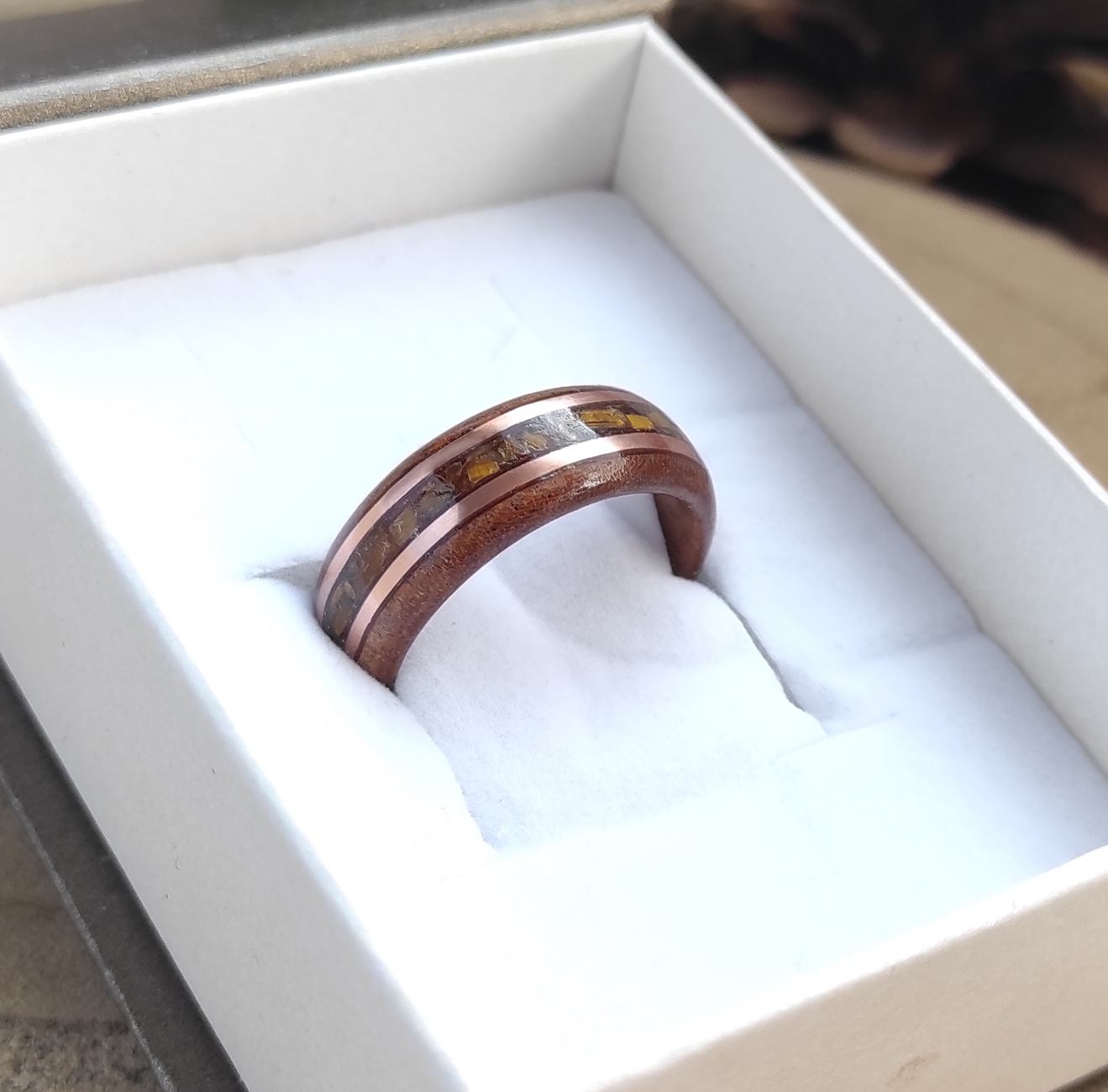 Jatoba prsten s tygřím okem a mědí