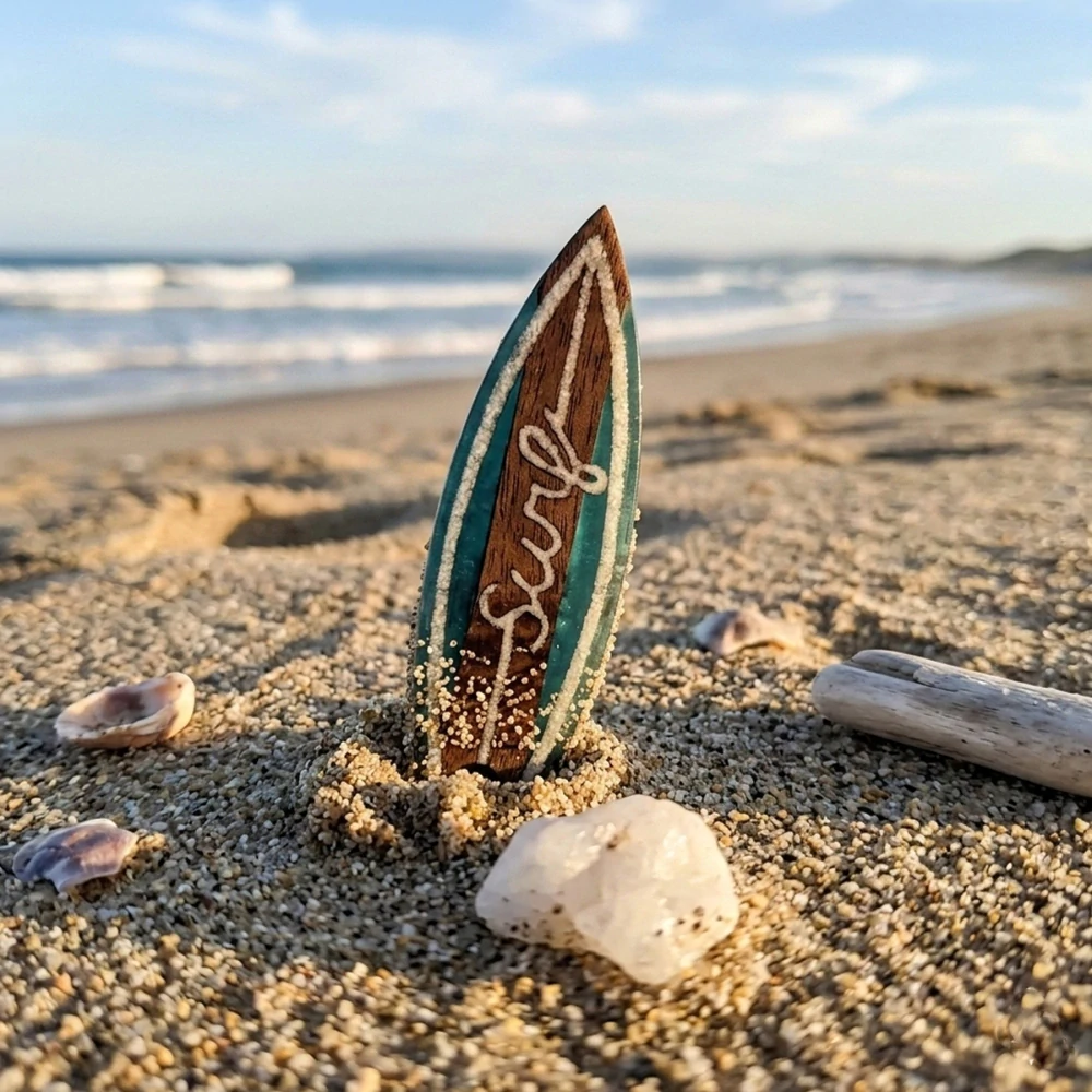 Dřevěný přívěsek surf s kamínky magnezitu