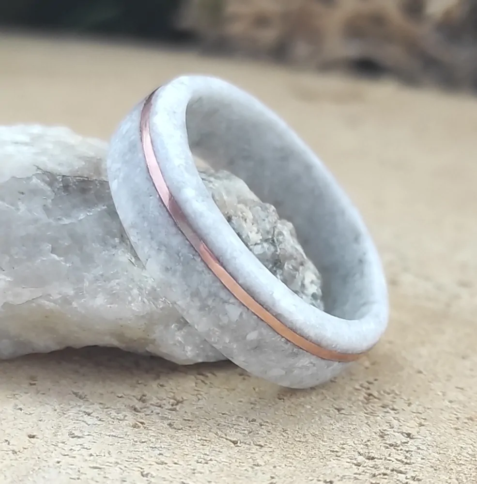 Snubní prsteny s magnezitem a mědí