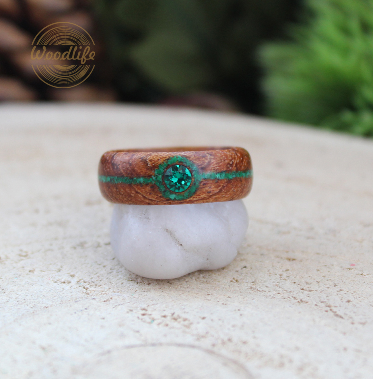 Dřevěný prsten s krystalem Swarovski a Malachitem 