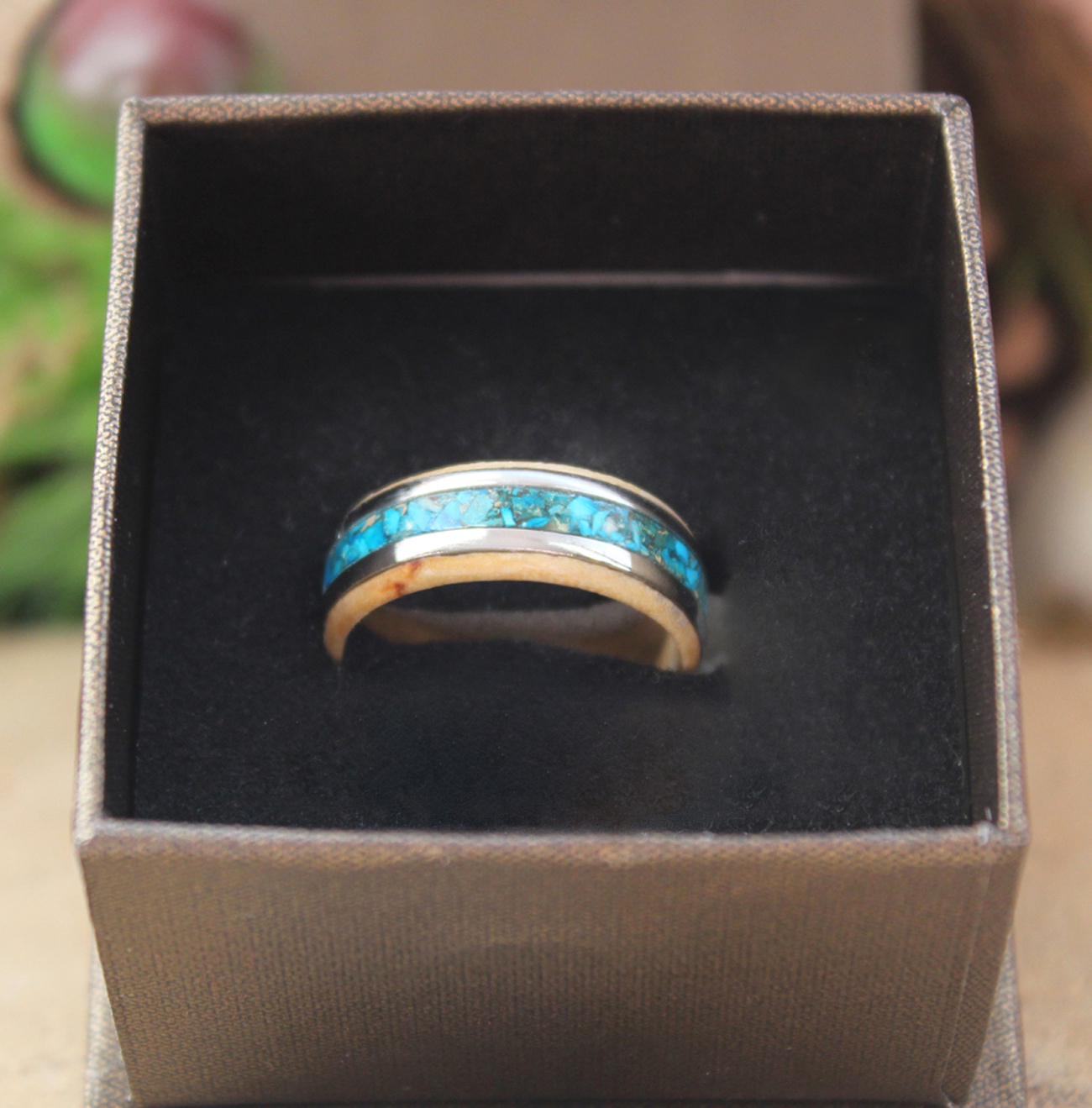 Prsten s břízy, chir. ocele a jaspisu 