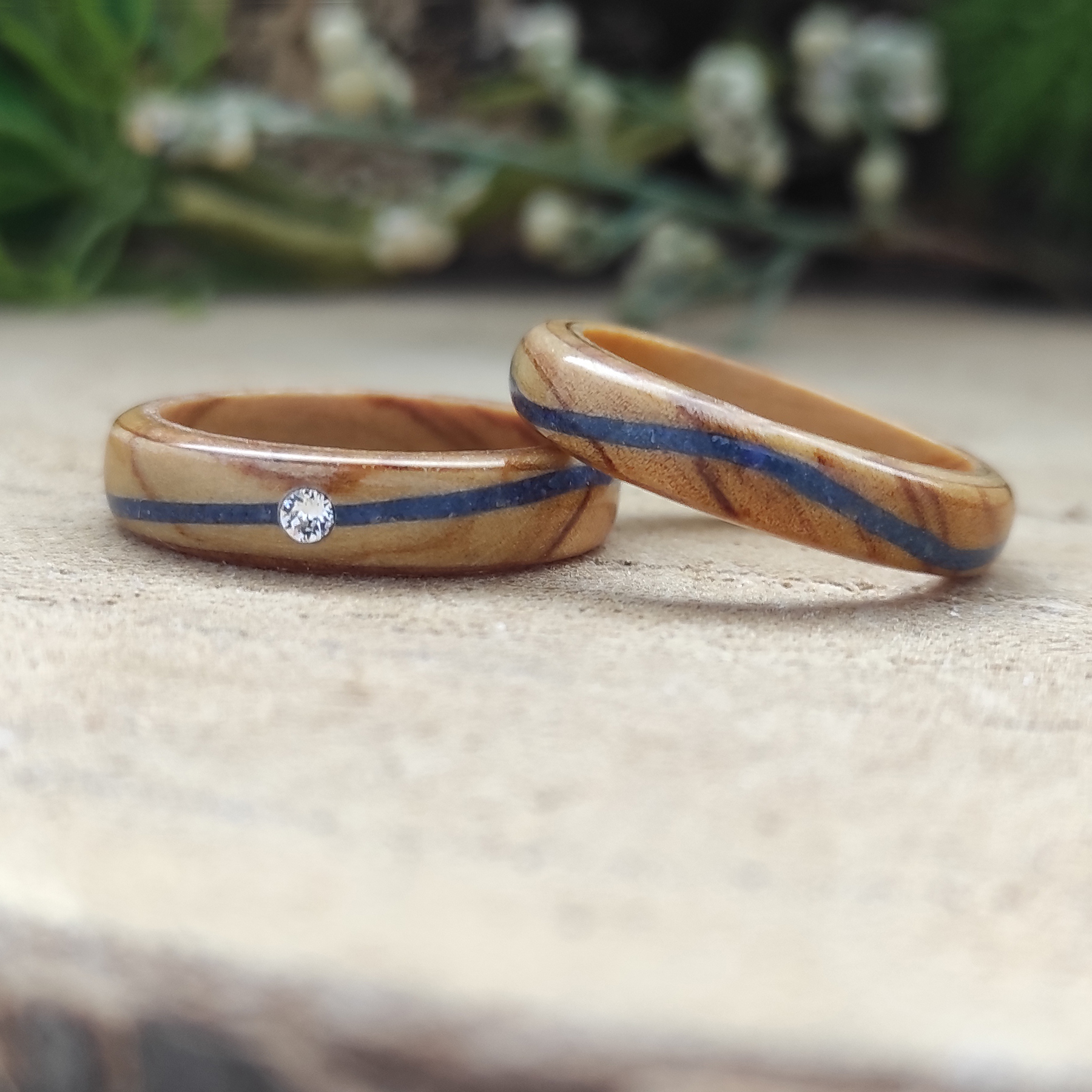 Olivové prsteny s lapis lazuli