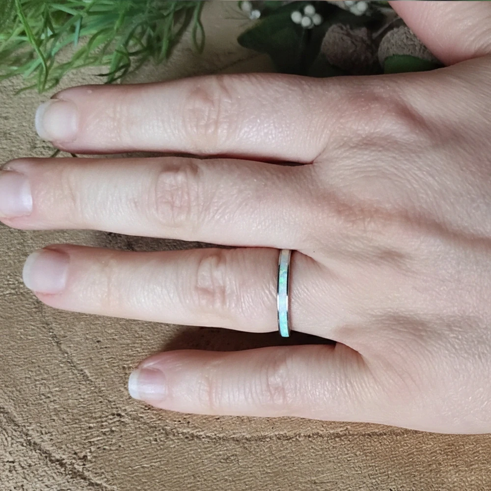 Ocelový prsten s opálem