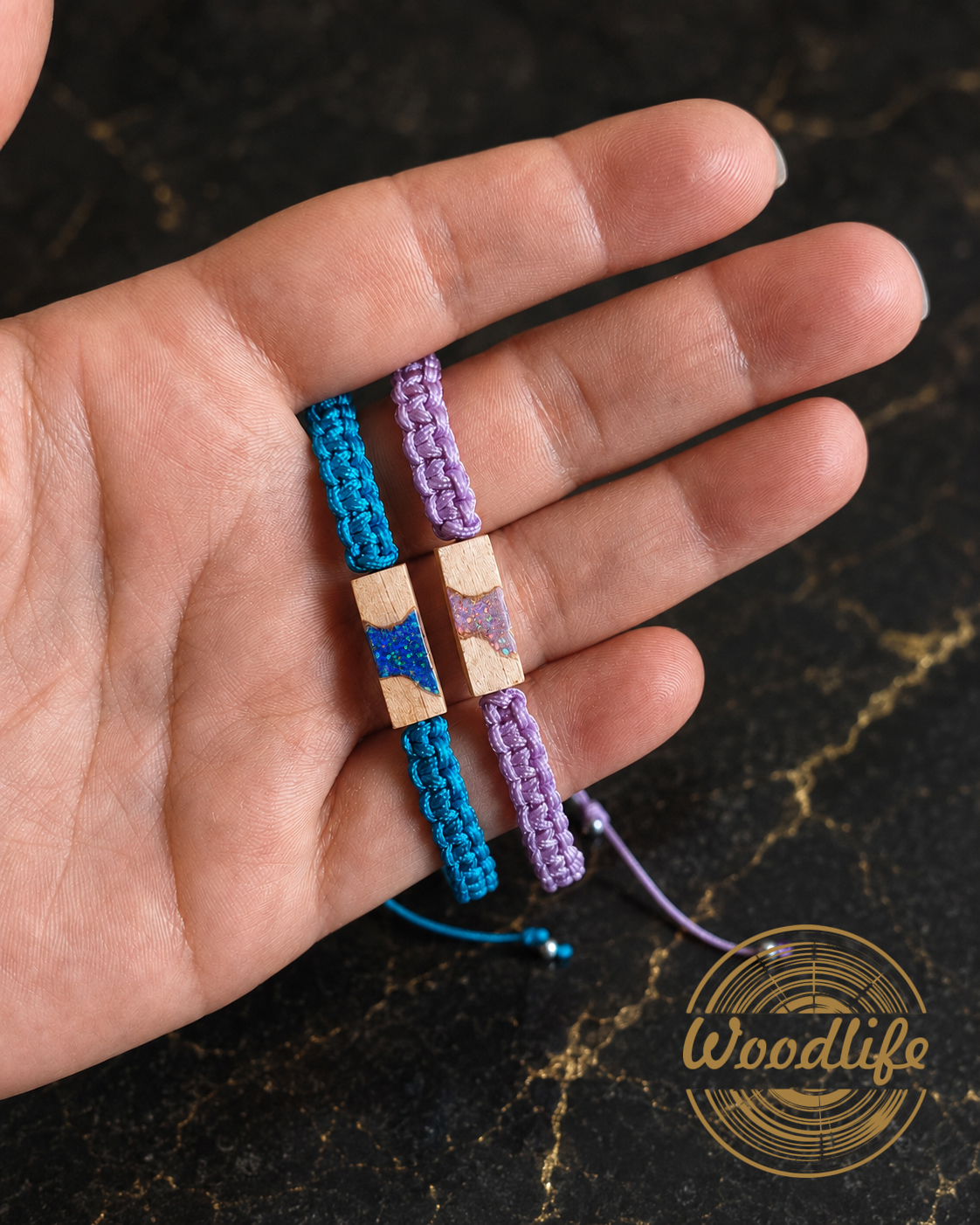 Violet Opal Wood – unisex macramé náramek s fialovým opálem