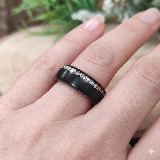 Dřevěný prsten z magnezitem a 14k zlatem