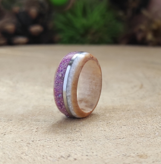 Březový prsten s jaspisem, magnezitem a ocelí 