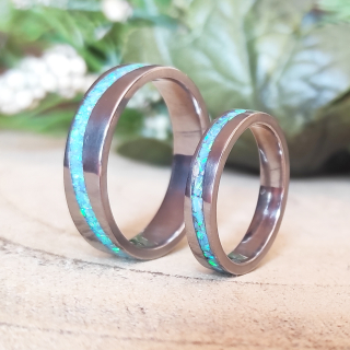 Snubní titanové prsteny s opálem