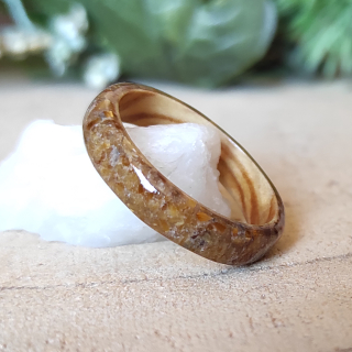 Prsten z tygřího oka a olivy