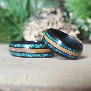 Snubní ebenovo březové prsteny s opálem a chryzokolem 