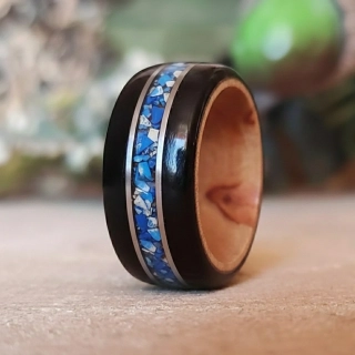 Dřevěný prsten z ebenu, břízy a jaspisu