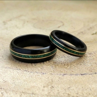 Ebenové snubní prsteny s malachitem a 14K zlatem