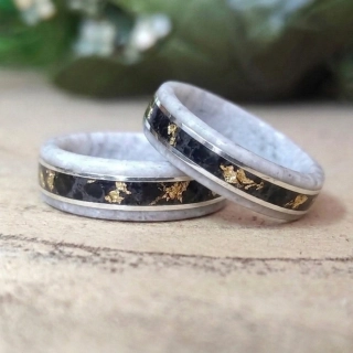 Snubní prsteny s magnezitem, regalitem a ocelí