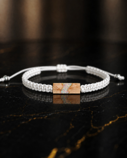 White Opal Wood – unisex macramé náramek s bílým opálem a březovým dřevem